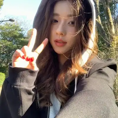 潘芳